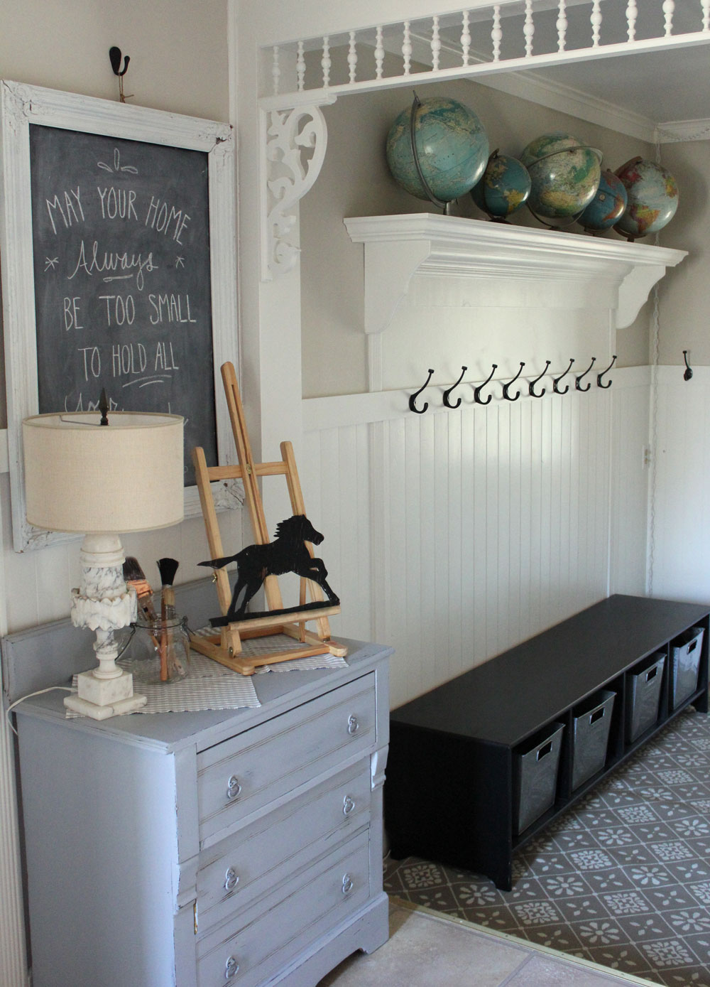 Entryway redecorating ideas ... itsy bits and pieces