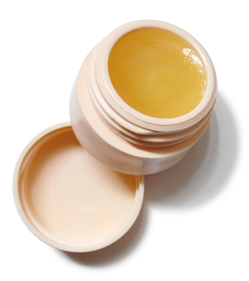 #how to make your own honey, cinnamon & coconut oil LIP balm. 