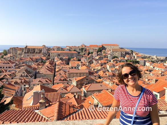 Dubrovnik'te şehir surları üzerinde, Hırvatistan Arabayla Balkanlar turu
