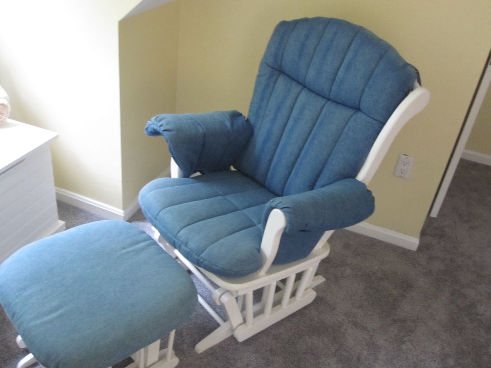 thethreadedchickadee Nursery progression Recovering a glider chair..