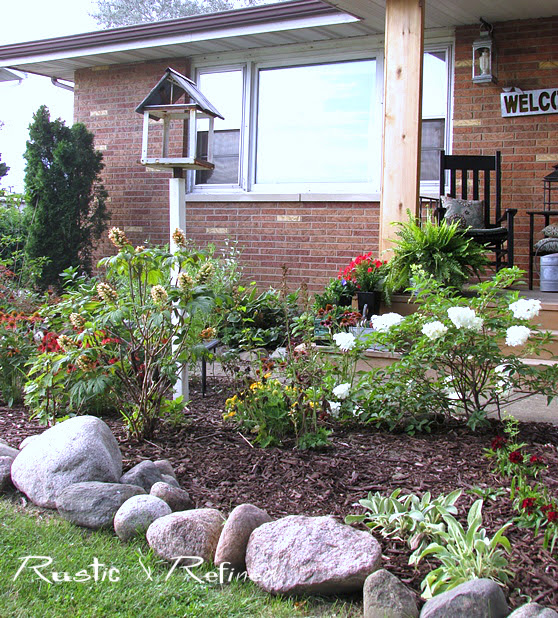 Pretty Cottage Garden Flower Bed with stunning curb appeal
