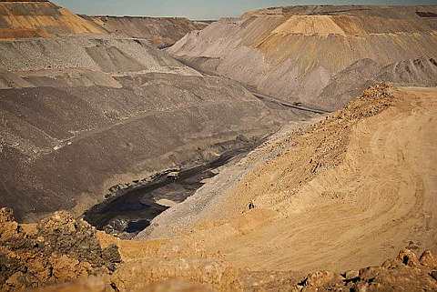 Macarthur Coal's Moorvale mine located about 750km (466 miles)..