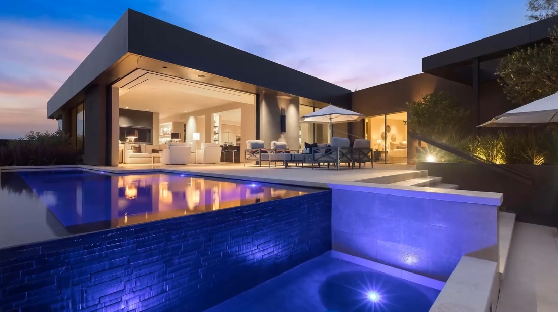 31 Interior Design Photos vs. 1616 Blue Jay Way, Los Angeles Luxury Home Tour