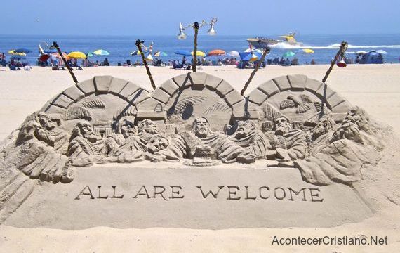 Escultura de arena en la playa de la Santa Cena de Jesús
