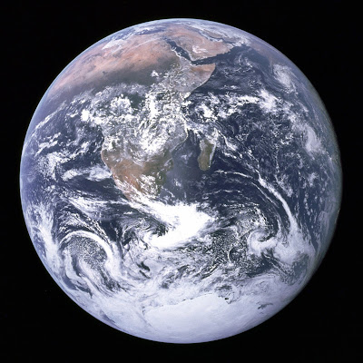 MEREKOO: 5 Fakta Bumi Berbentuk Bulat