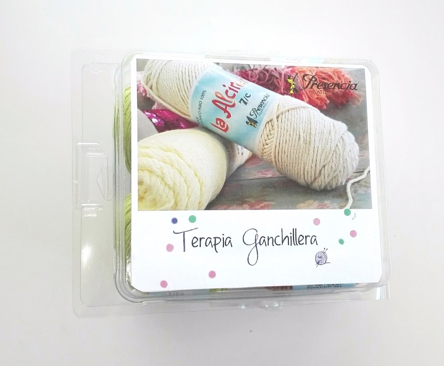 Caja-hilos-algodón-con-logo