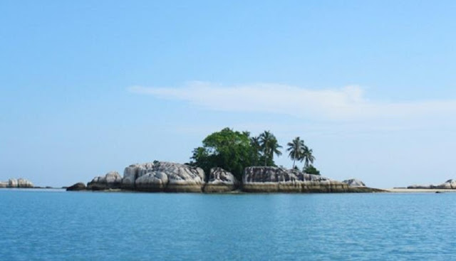 tanjung-kelayang-beach-belitung