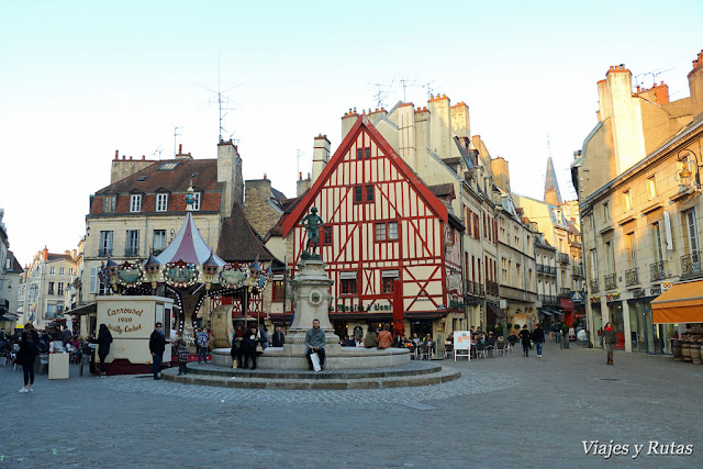 Place François Rude Place François Rude de Dijon