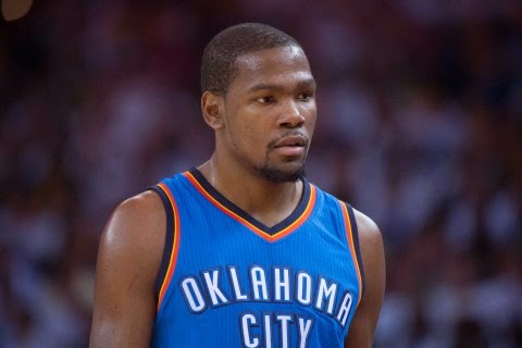 Kevin Durant se opera del pie y causa baja una semana.