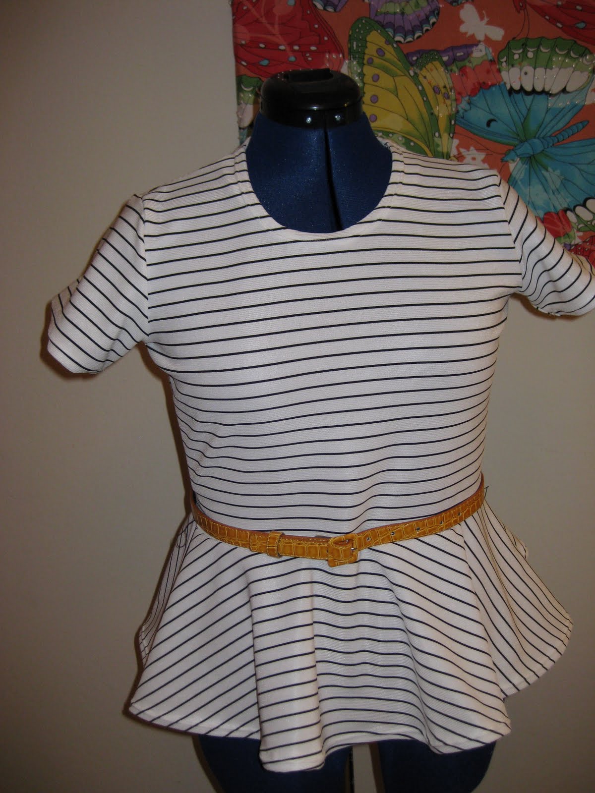 one hour a day: DIY Alice + Olivia Inspired Peplum Top