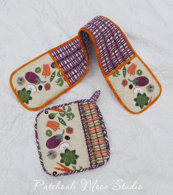 Patchouli Moon Studio~ Flower City Potholder Set