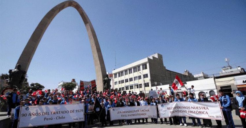 Cerca de 200 estudiantes de Tacna homenajearon a los héroes de la Guerra del Pacífico Cerca de 200 estudiantes de Tacna homenajearon a los héroes de la Guerra del Pacífico