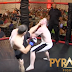 Policial se inscreve em evento de MMA e nocauteia adversário em apenas 4 segundos