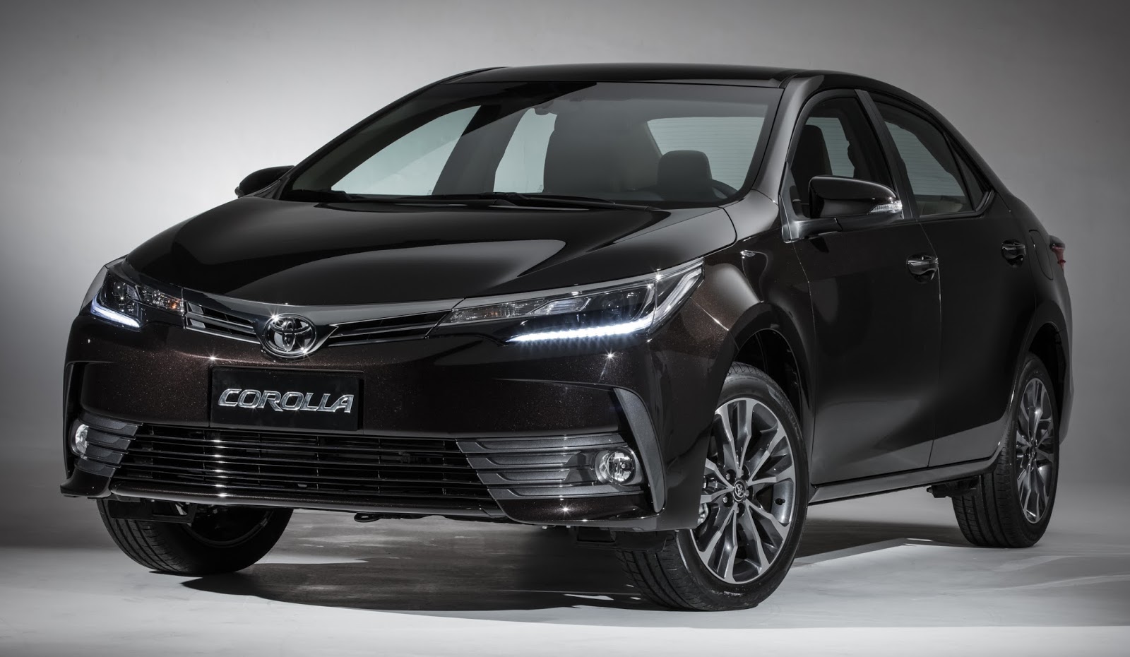 Eis o Toyota Corolla 2018: com novo visual, versão XRS e mais segurança