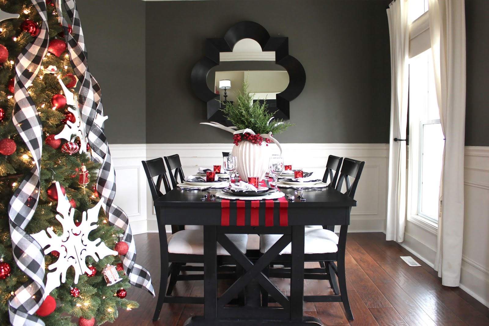 The Yellow Cape Cod: How To Make a Striking Table Runner With Ribbon