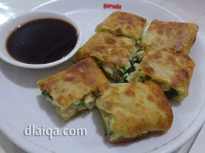 Martabak Telur Isi Ayam ala Rika