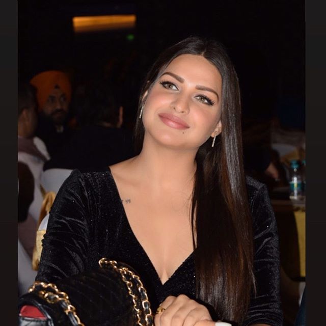 Himanshi Khurana Photos Himanshi Khurana Photos