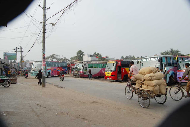 Naogaon-Dhaka bus stand in Par-Naogaon