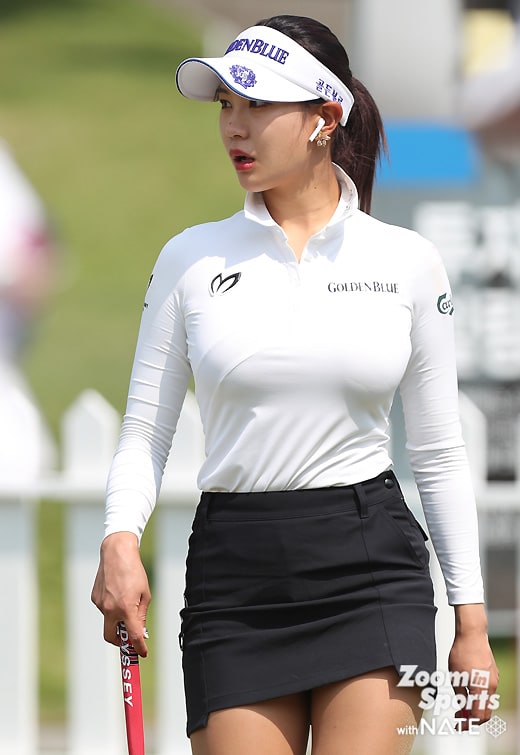 Hottest Biggest Boobs Female Golfer Yoo Hyun Joo HD Wallpapers & Photos...