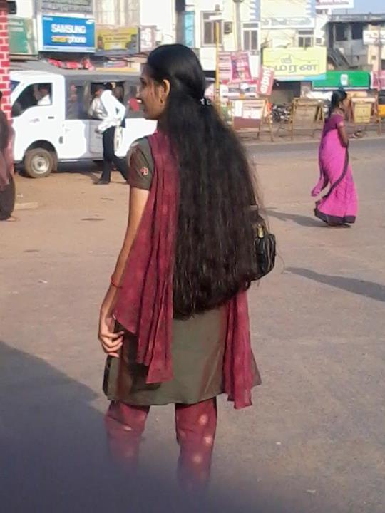 Indian Long hair girls: Indian girl with loose long hair ...