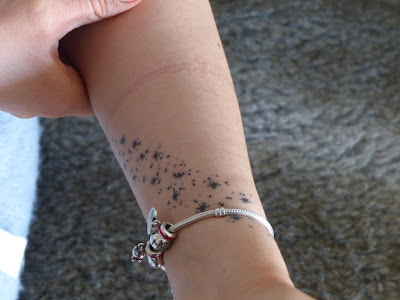 tatouage pluie d'étoiles