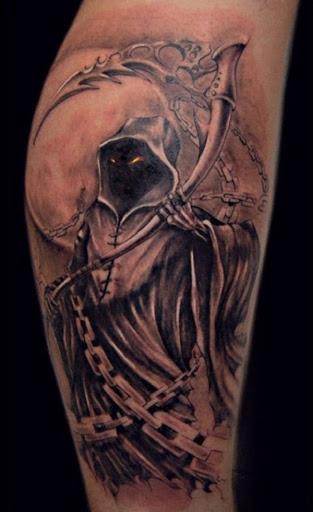 Sem rosto Grim Reaper tatuagem. Em um monte de desenhos sem rosto reaper parece muito mais assustador e misterioso, e ele tem o seu próprio recurso para os outros.