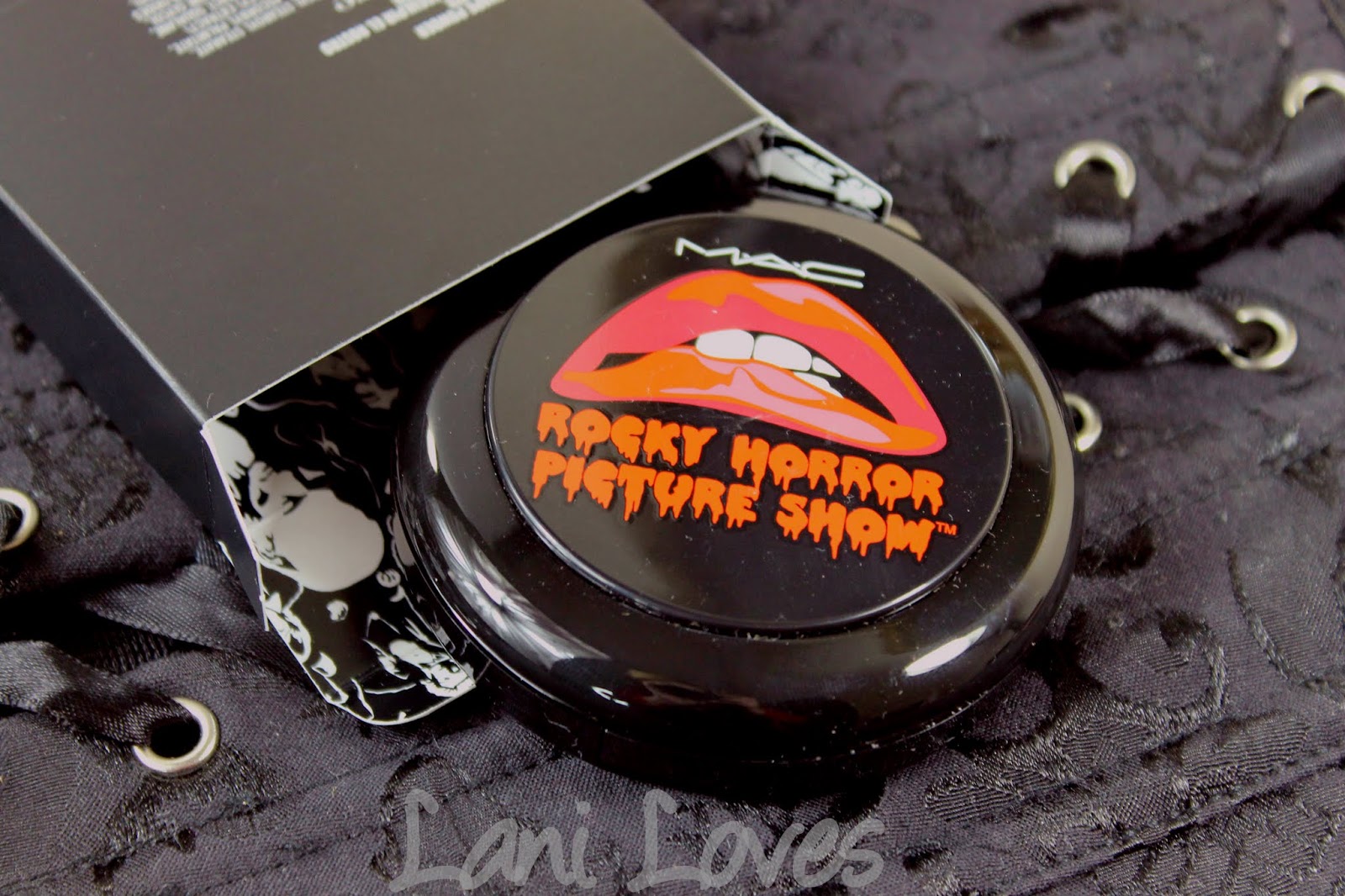 MAC X Rocky Horror Picture Show: Crazed Imagination and Bone Beige/Emphasize Sculpt and Shape Powder Swatches & Review