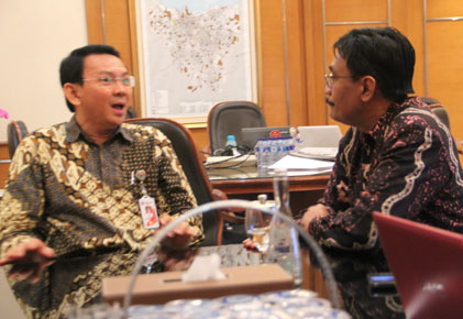 http://4.bp.blogspot.com/-X3RQKWC3t-8/V08WDreAjFI/AAAAAAAACVQ/01n8ZYrD0r4N4FPcRGSrRxQJStr8UAY7wCK4B/s1600/Ahok-Djarot.jpg