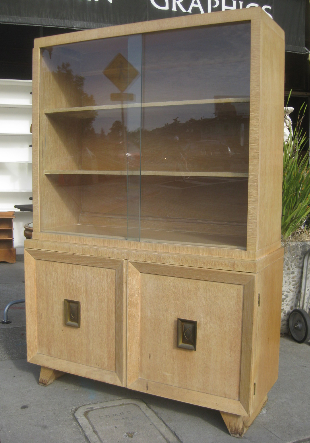 UHURU FURNITURE & COLLECTIBLES SOLD 1950s China 80