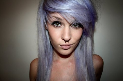 girl-green-eyes-lilac-hair-livewithoutre