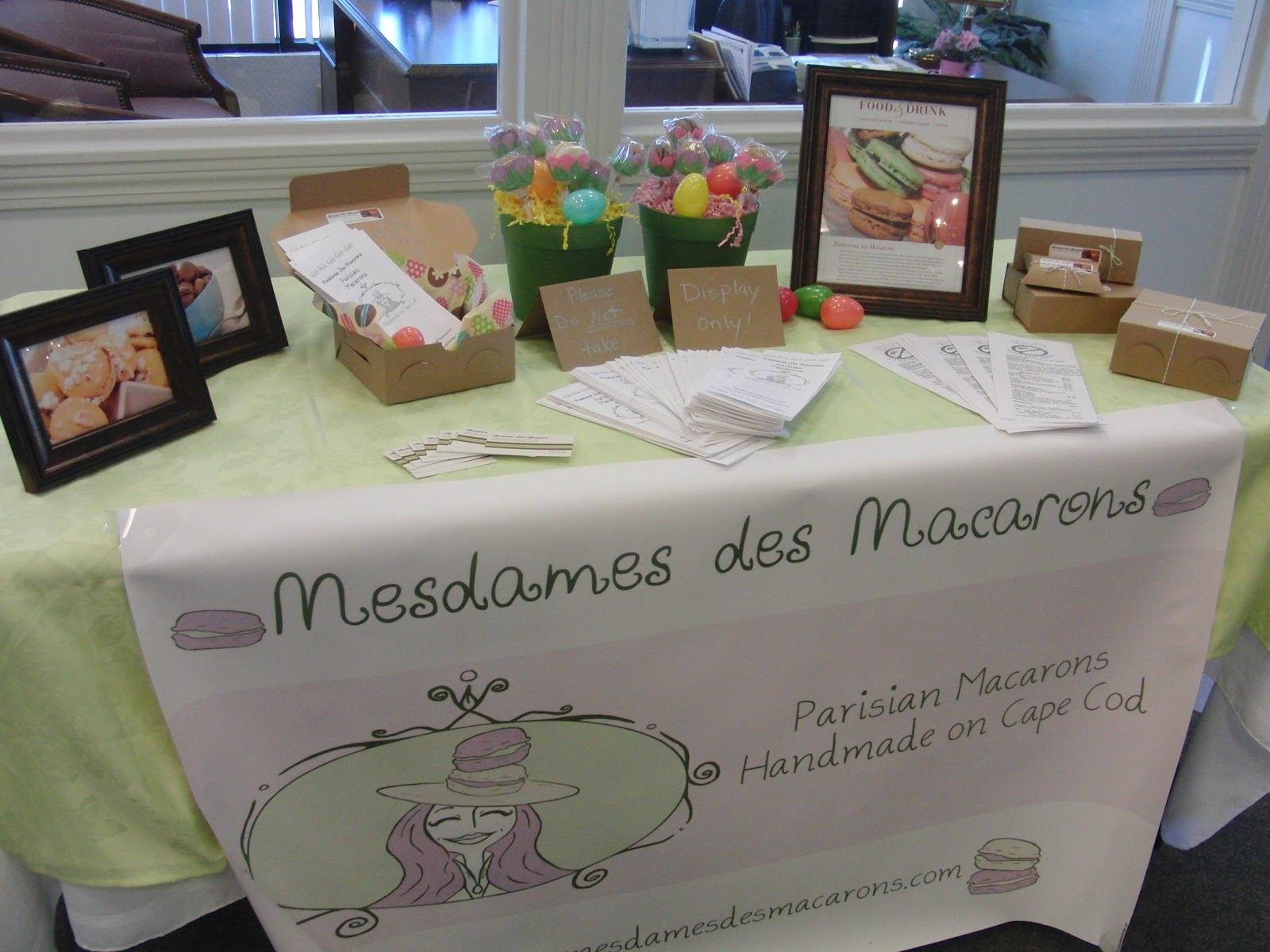 Mesdames des Macarons: Easter Macaron Display at Cape Cod 5