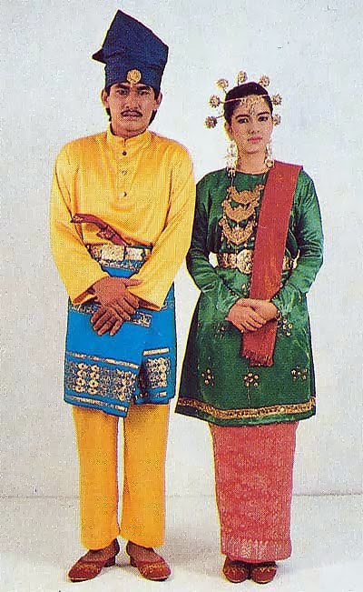 Palembang Bumi Sriwijaya: PAKAIAN ADAT SUMATERA SELATAN II