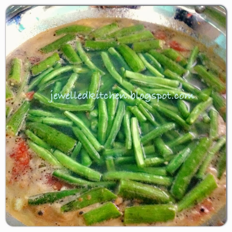 CREAM DORY IN SOUR SOUP/SINIGANG (Sinigang na Cream Dory)