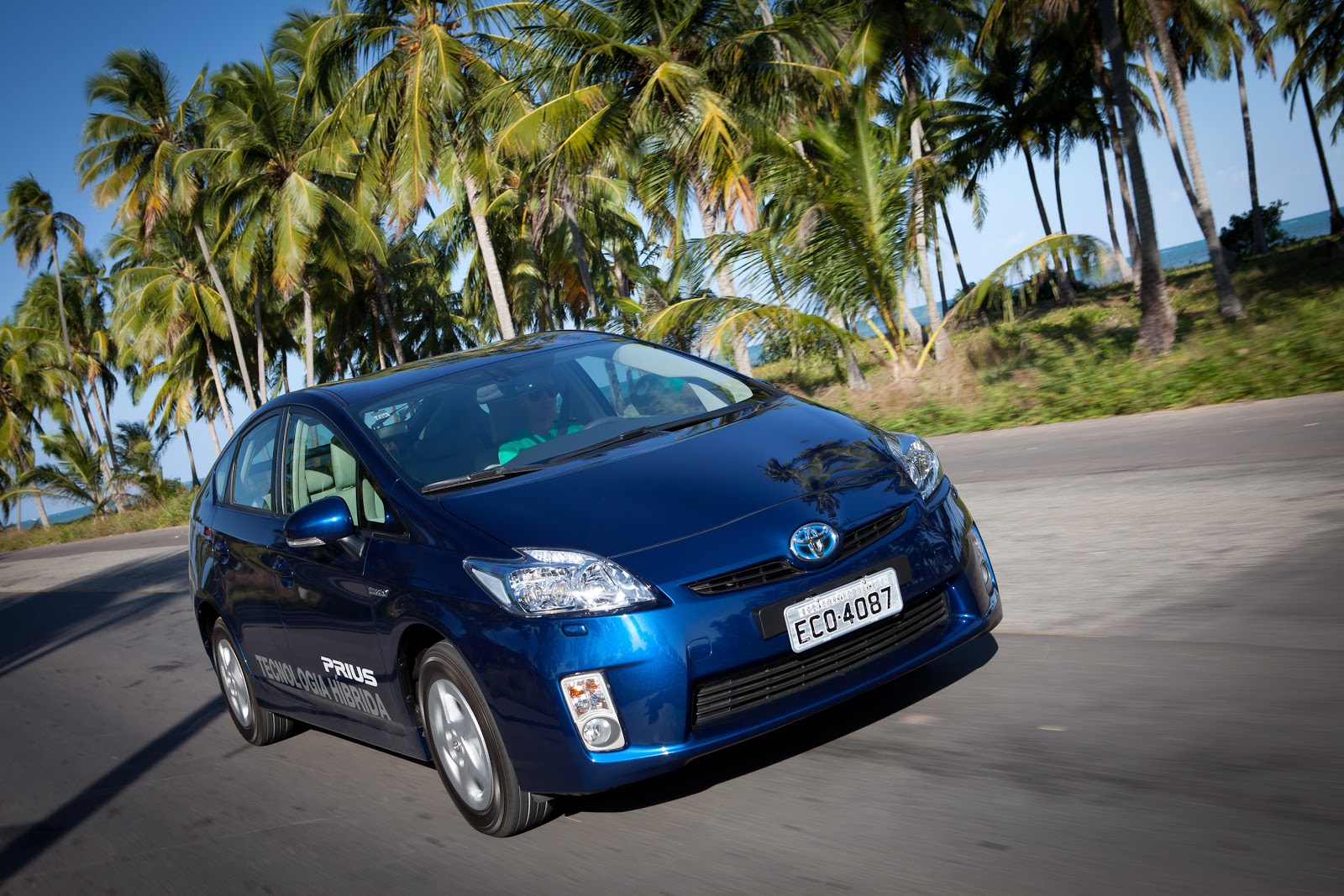 ConcettoMotors: Primeiro veículo híbrido do mundo, Toyota Prius ...