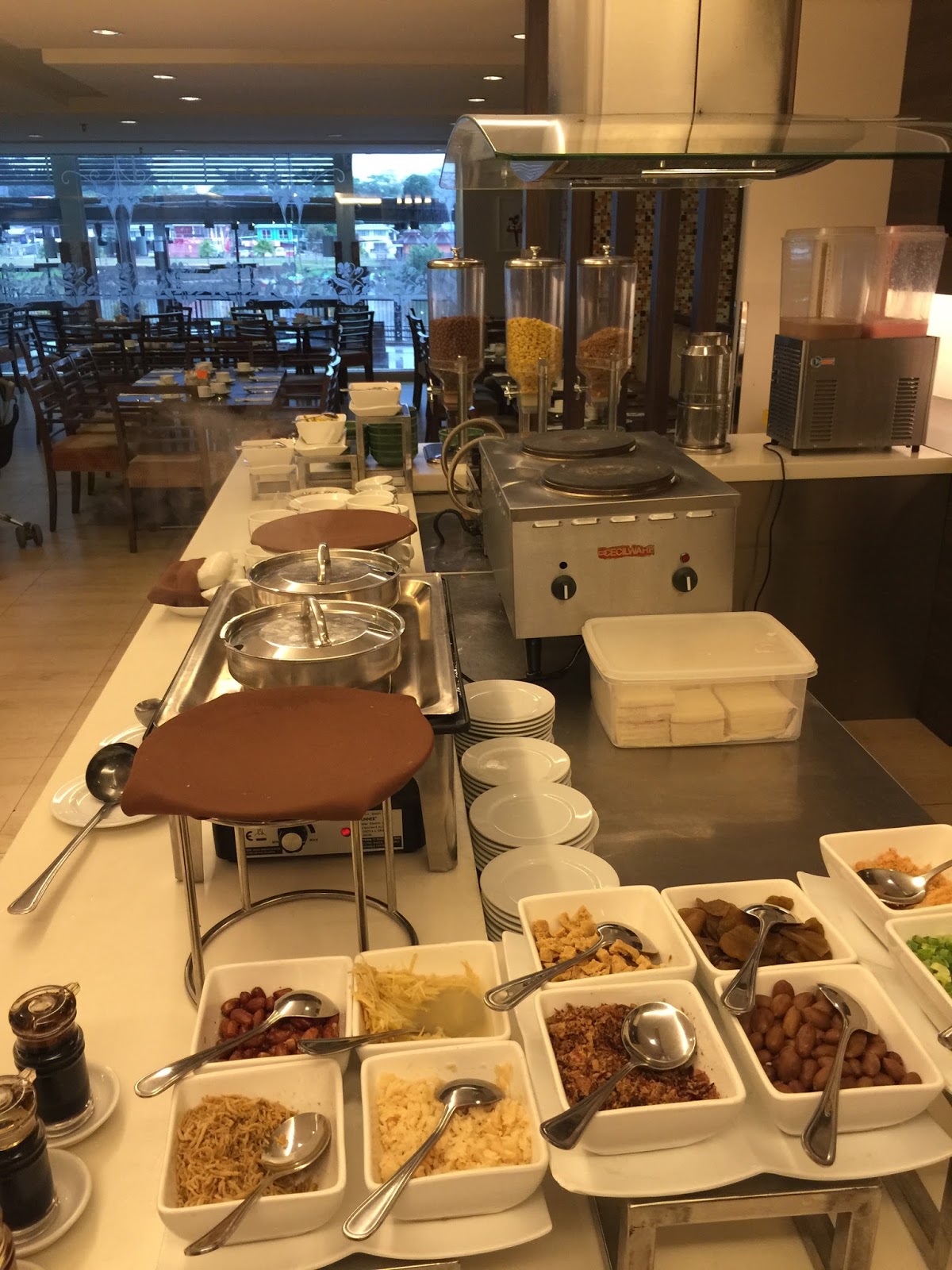 Observe the world Sarawak Kuching Grand Margherita Hotel with free