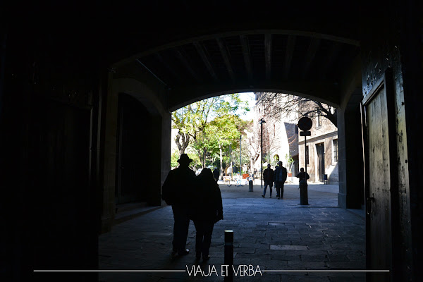 Situetas enBarcelona. Viajaetverba