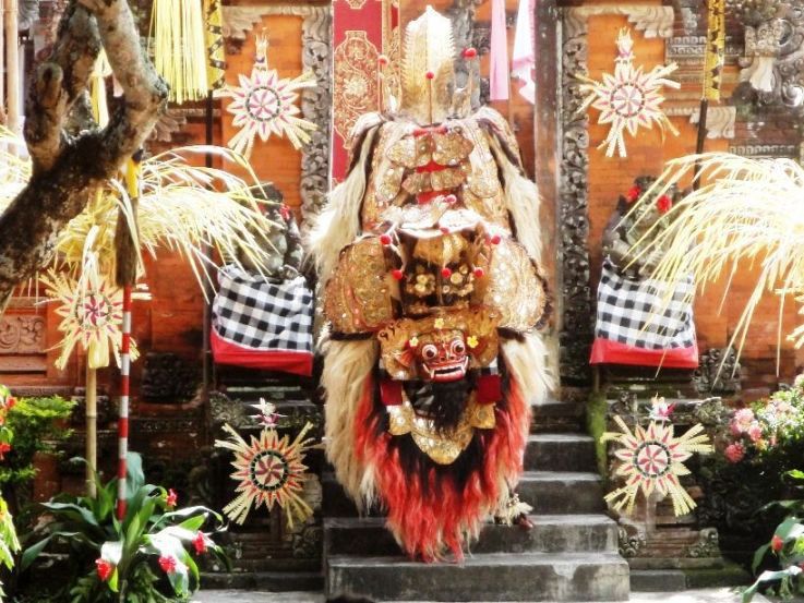 Wisata Tari Barong Di Bali Sarana Pendidikan Menuju