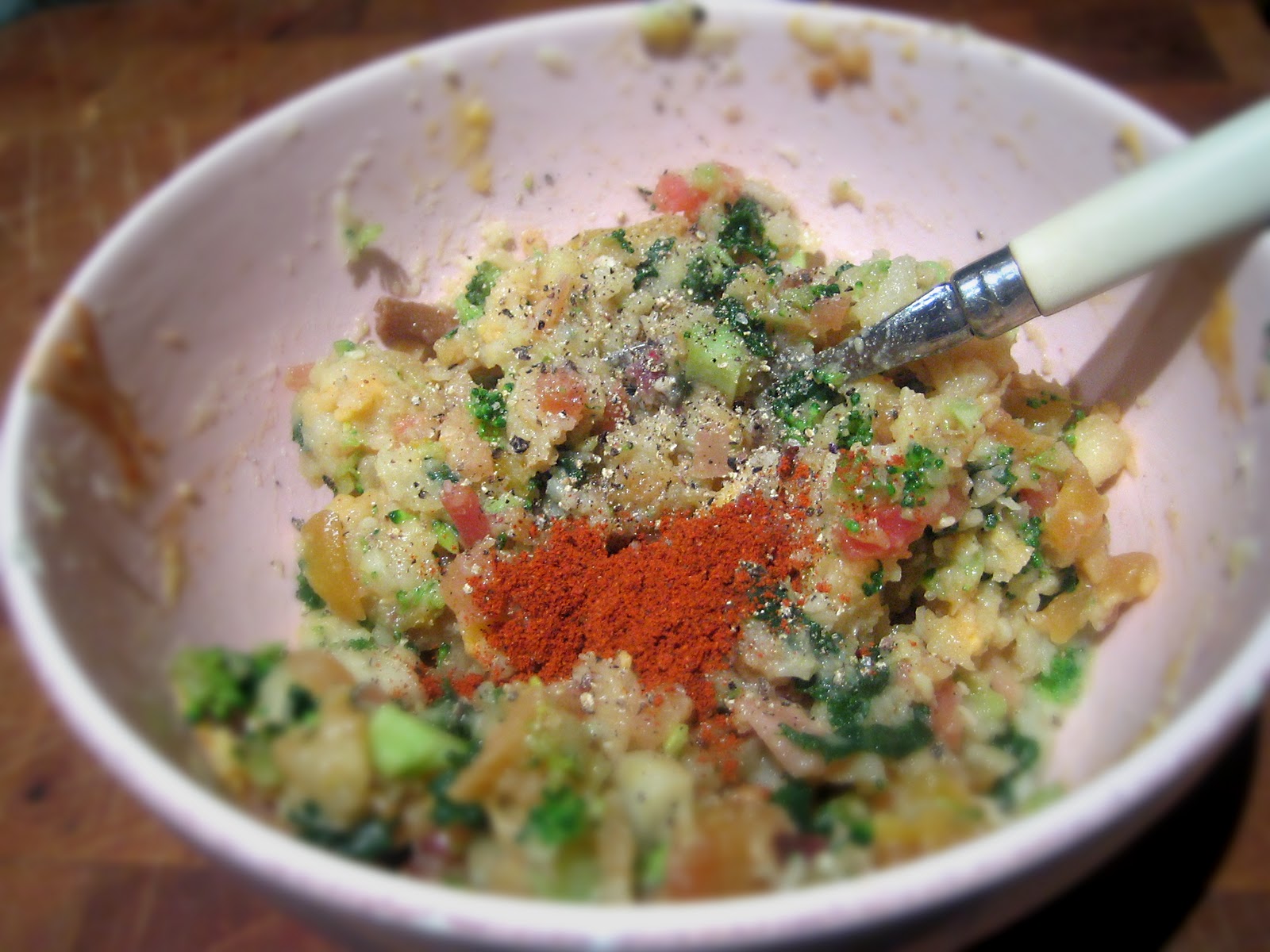 Delicious! Halibut cakes with raspberry and caper mayonnaise