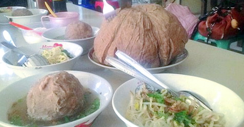 Ini Bakso Astaghfirullah, Beratnya 2 KG, Belum Ada Yang Sanggup Habiskan