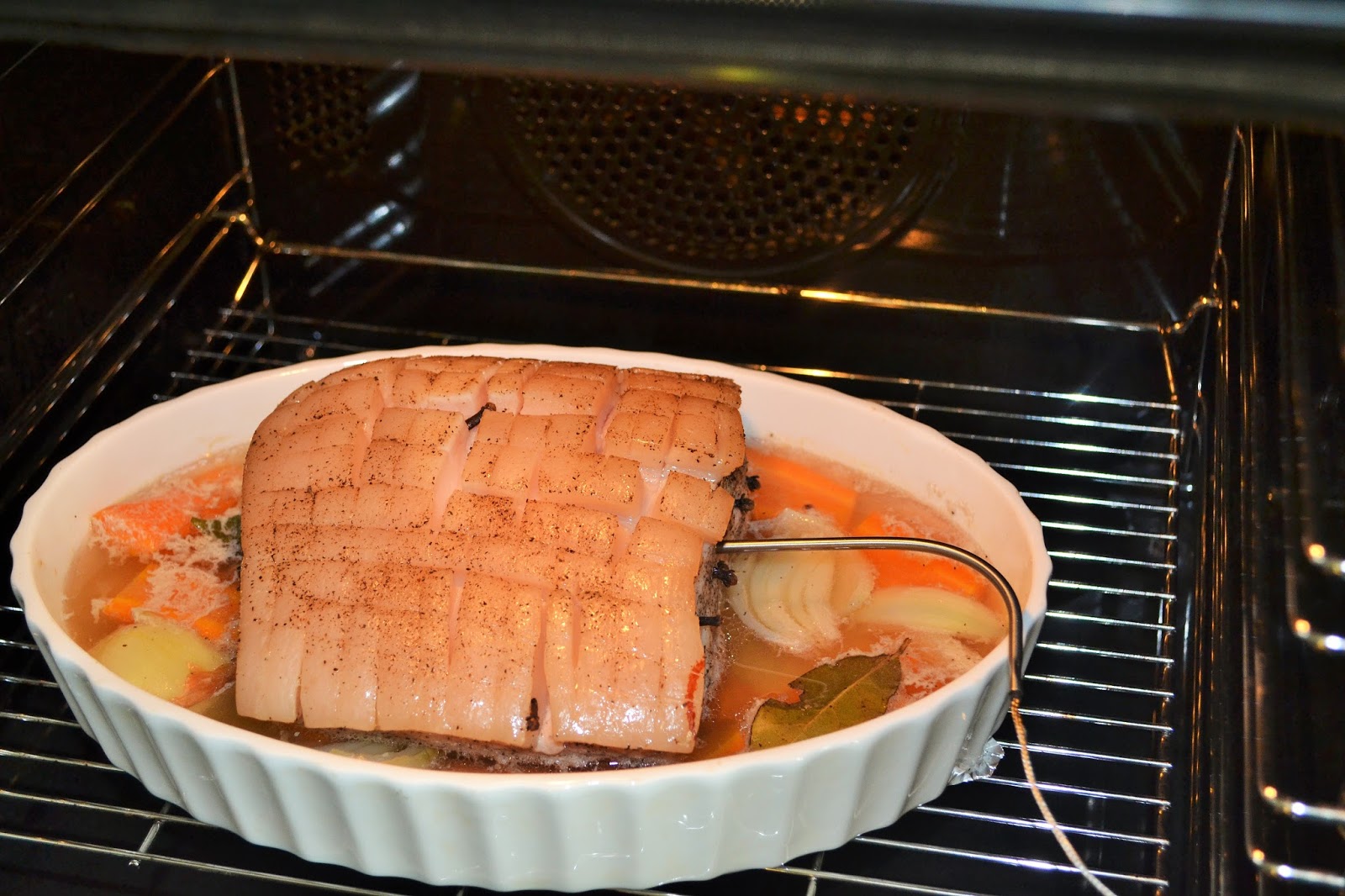 Skinkestek med hjemmelaget surkål