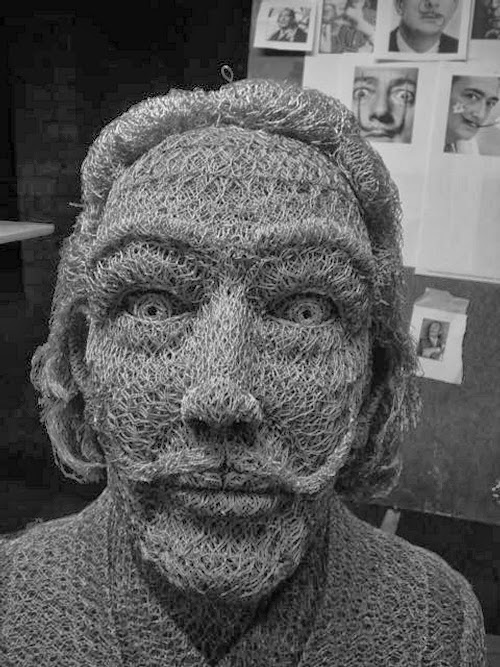 24-Salvador-Dali-Chicken-Wire-Sculptures-Sculptor-Ivan-Lovatt-www-designstack-co