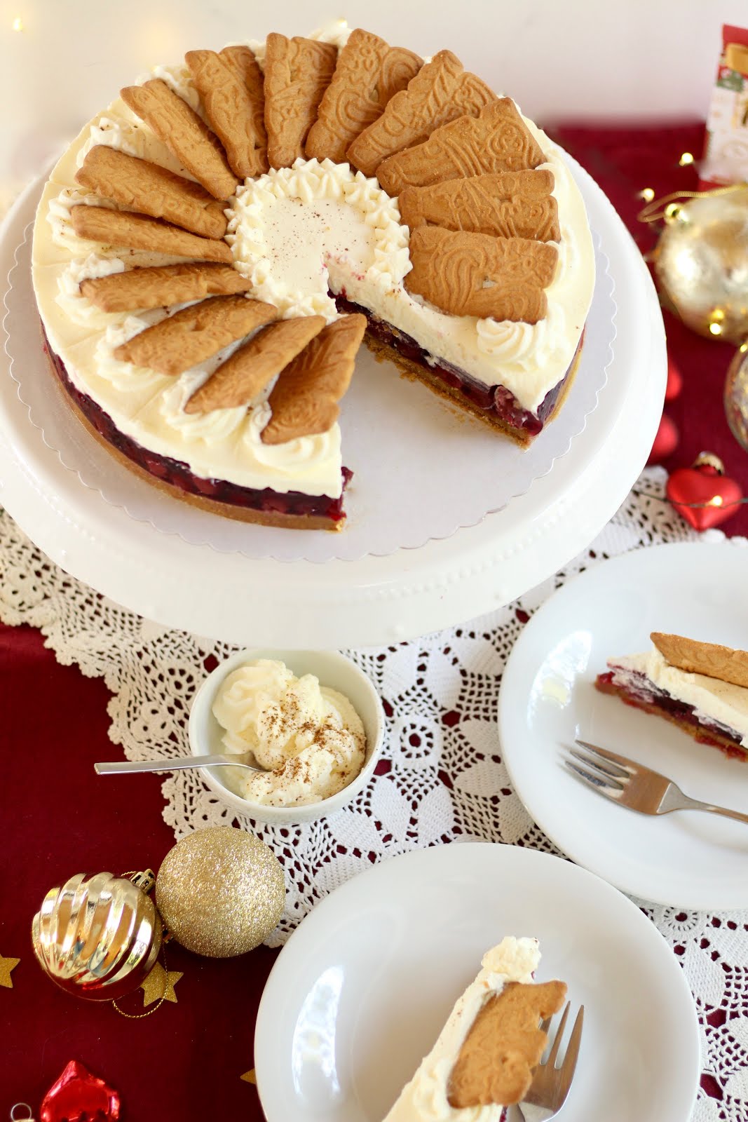 Spekulatius-Kirsch-Torte mit Sahne - Rezept und Video von Sugarprincess | SCCC 2019 und Foodblogger Adventskalender Türchen Nr. 18 | Gewinnspiel Spekulatius-Kirsch-Torte mit Sahne - Rezept und Video von Sugarprincess | SCCC 2019 und Foodblogger Adventskalender Türchen Nr. 18 | Gewinnspiel