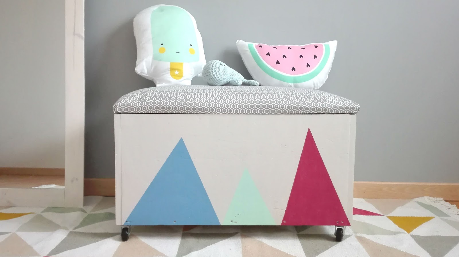 Comment fabriquer un coffre a jouet pour enfant/How to make a child's toy  chest 