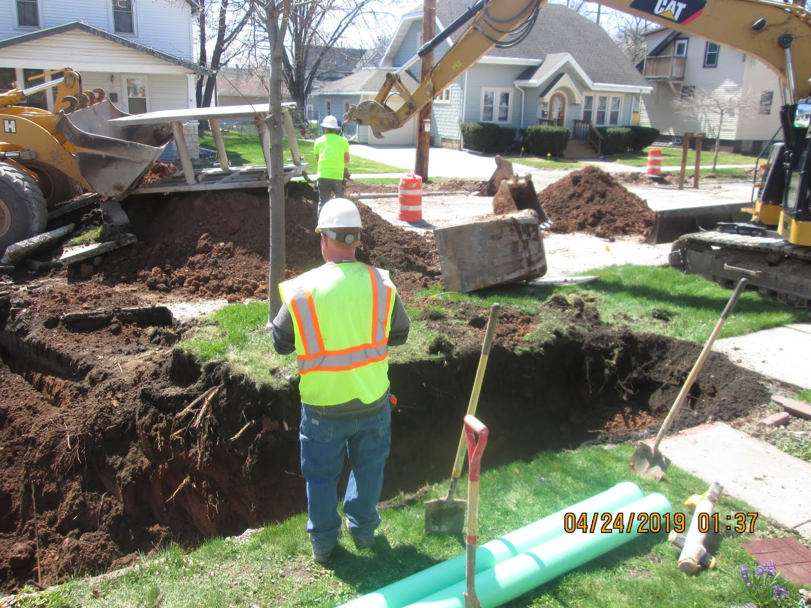 Cards4ubyLouise and Other Treasures: A Big Hole in the Front Yard