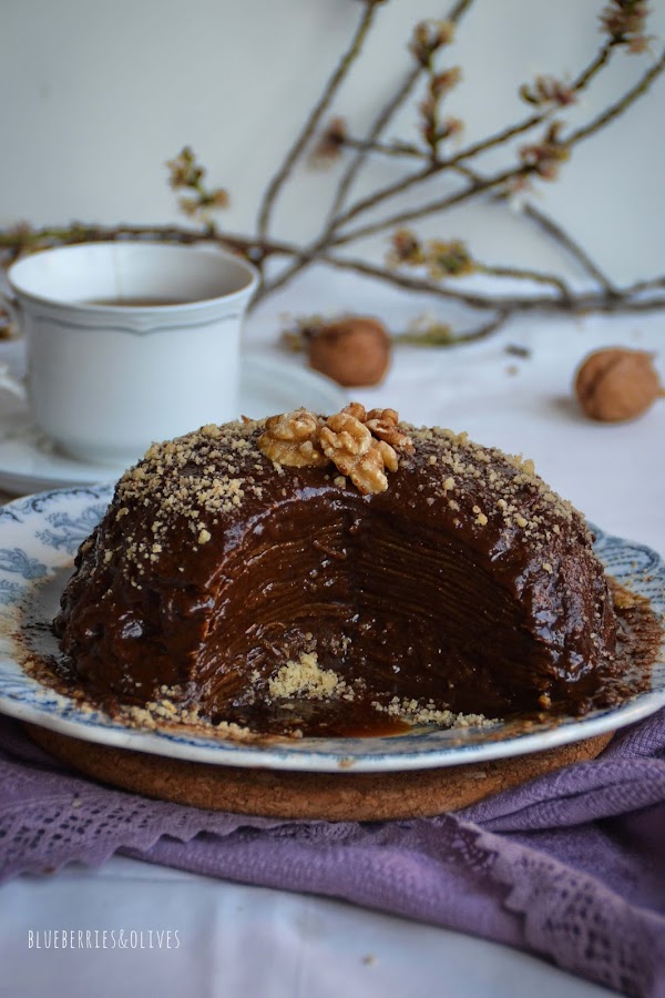 CRÊPE CAKE DE MOCHA Y NUECES