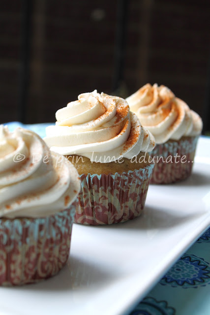 Cupcakes cu smochine si crema de mascarpone si miere/ Fig cupcakes with mascarpone and honey topping