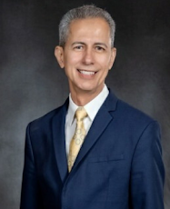 Profesor José A. Medina - Presidente y Experto en Finanzas Personales