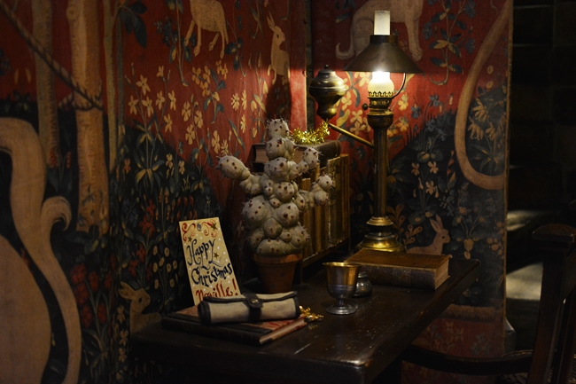 Gryffindor common room Christmas Nevillle Card