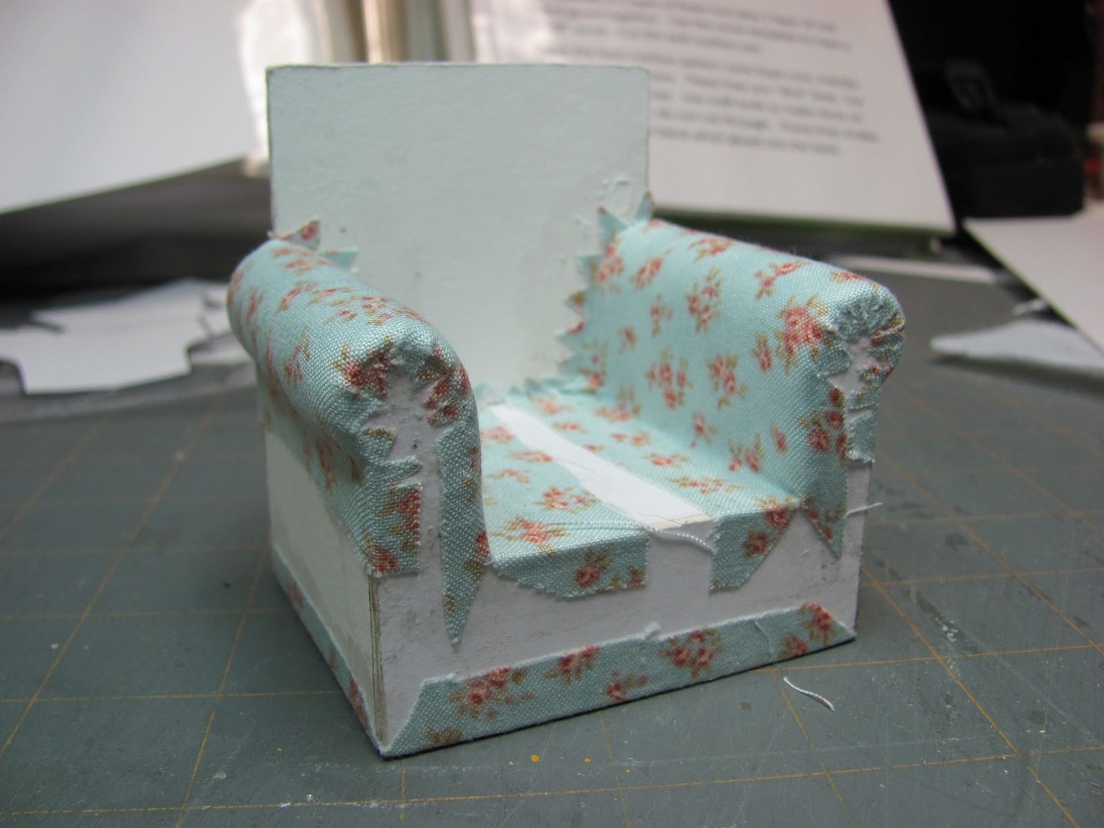 dollhouse-miniature-furniture-tutorials-1-inch-minis-chair