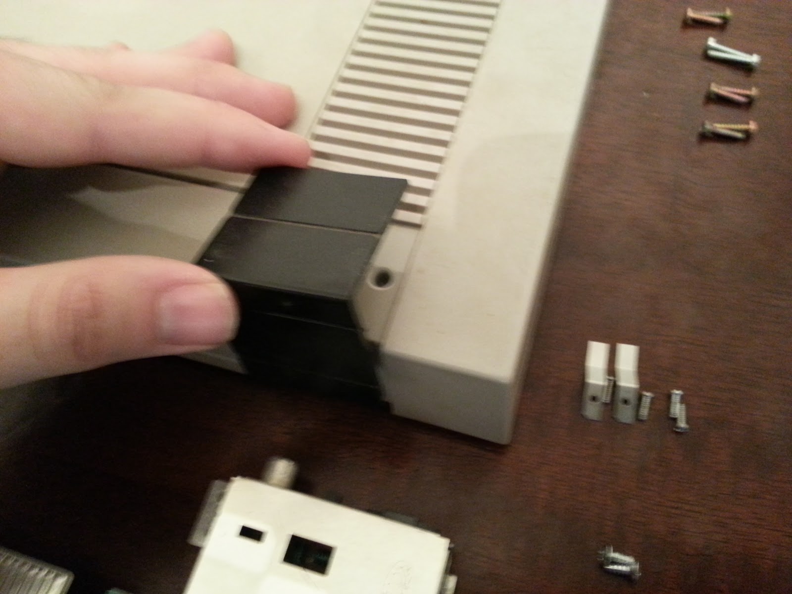 Retro Repair Tips Retro Repair Tips 1 NES Tear down!